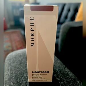 NIB- Morphe Lightform Extended Hydration Foundation 
Tint: Deep 20W
